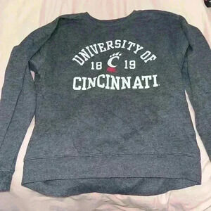 U of Cincy sweatshirt